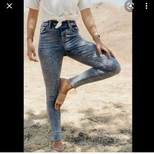 Carly Jean Los Angeles Monroe Jeans